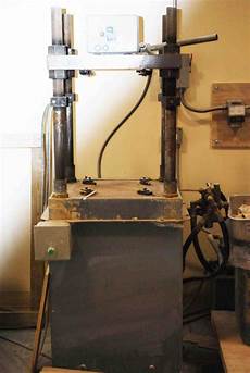 Trace Pressing Machine