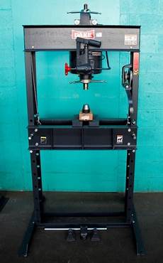 Universal Hydraulic Presses