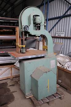 Vertical Log Band Saw